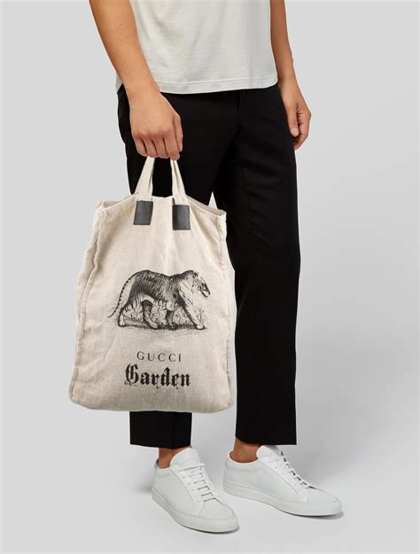 shopper gucci garden|gucci shopper tote.